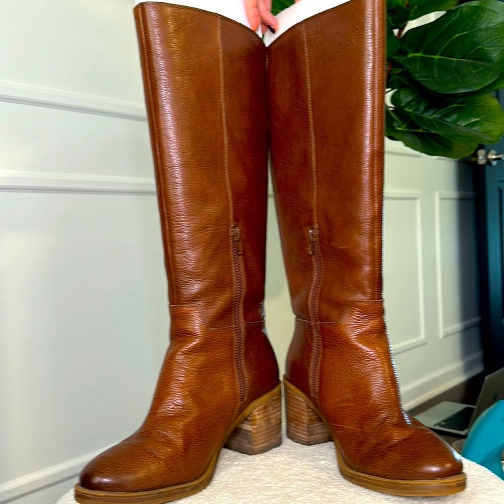 Lucky Brand tall brown boot